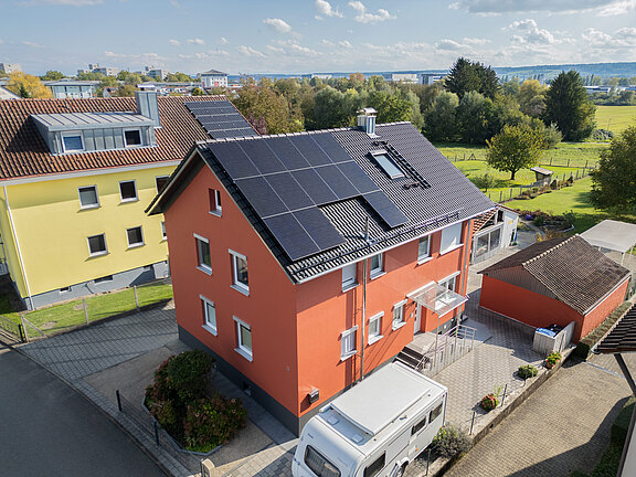 Saniertes Wohngeb&auml;ude nach energetischer Modernisierung mit attraktiven F&ouml;rderm&ouml;glichkeiten
